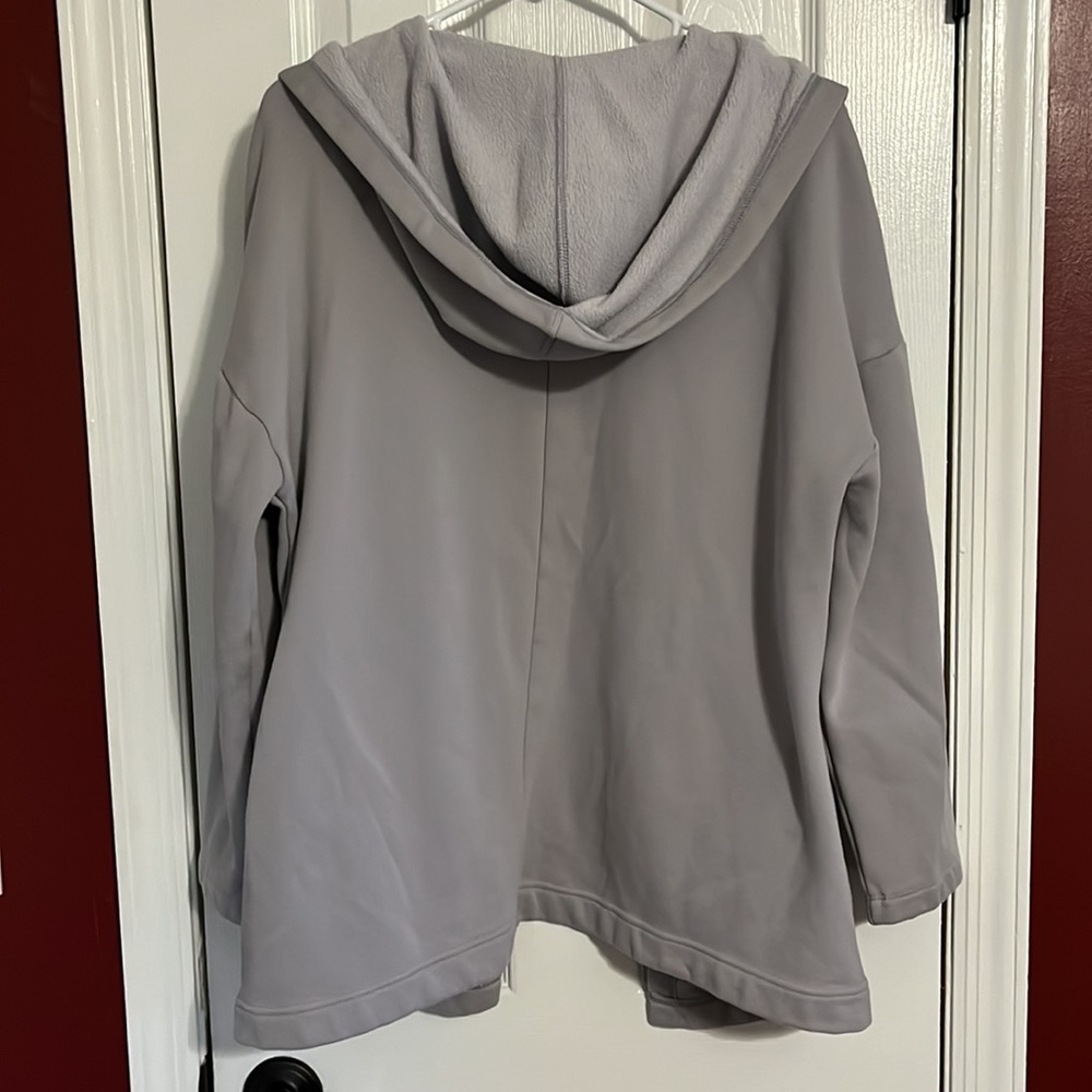 ⭐Fabletics Cardigan - Picture 3 of 6